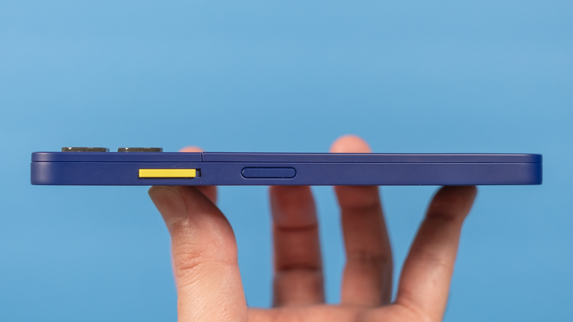 Вид сбоку на Fairphone