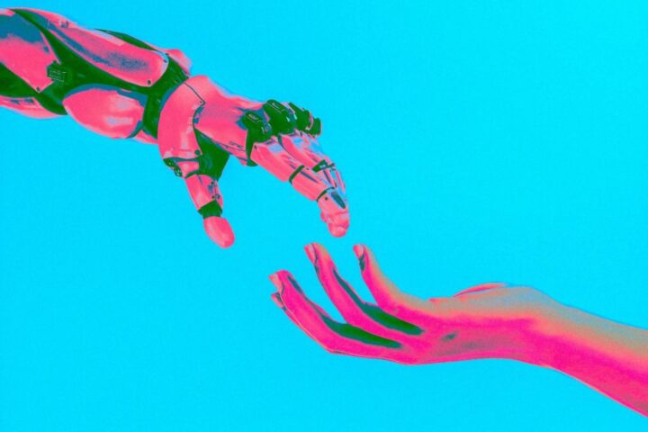 Microsoft AI начала проверку Кодекса поведения гуманистического искусственного интеллекта.