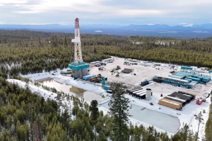 Компания Mazama Energy, поддерживаемая Хослой, привлекла 135 миллионов долларов для бурения на более глубокие участки геотермальных месторождений с очень горячими породами.