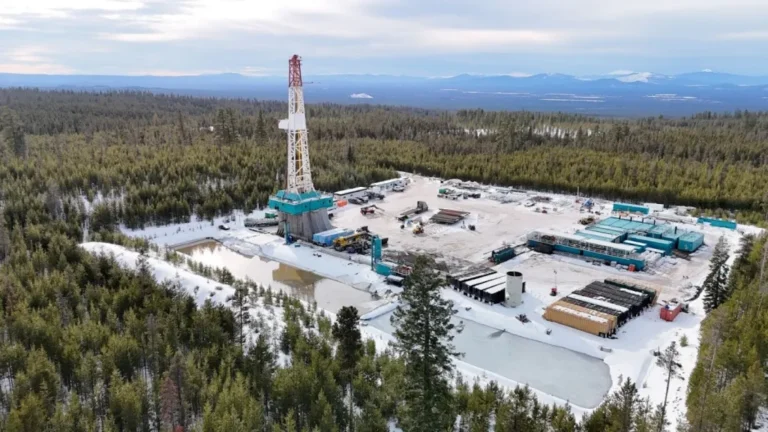 Компания Mazama Energy, поддерживаемая Хослой, привлекла 135 миллионов долларов для бурения на более глубокие участки геотермальных месторождений с очень горячими породами.