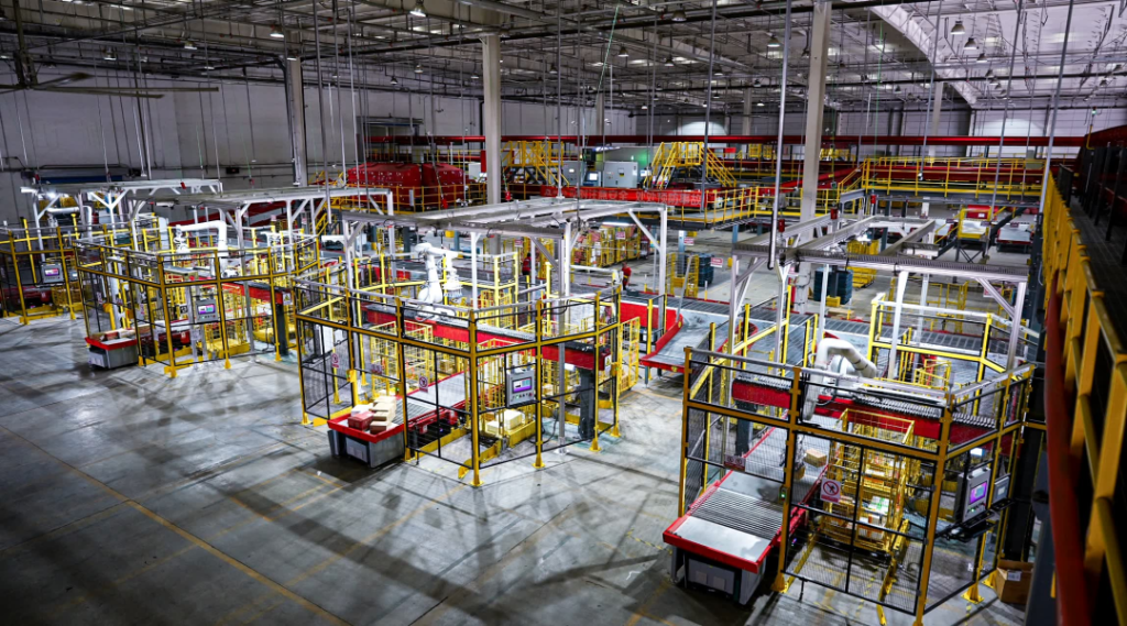 JD.com расширяет применение физического искусственного интеллекта в логистике, используя 3 миллиона роботов.