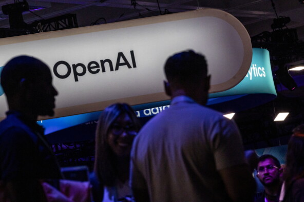 OpenAI уволила трёх сотрудников за передачу конфиденциальной информации сторонней организации, занимающейся безопасностью ИИ
