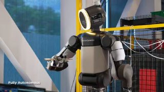Boston Dynamics прокачала РУКИ РОБОТАМ Новые кисти получили четыре пальца…