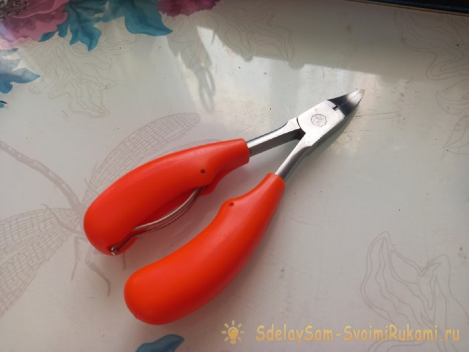 Как заточить и устранить люфт кусачек для ногтей